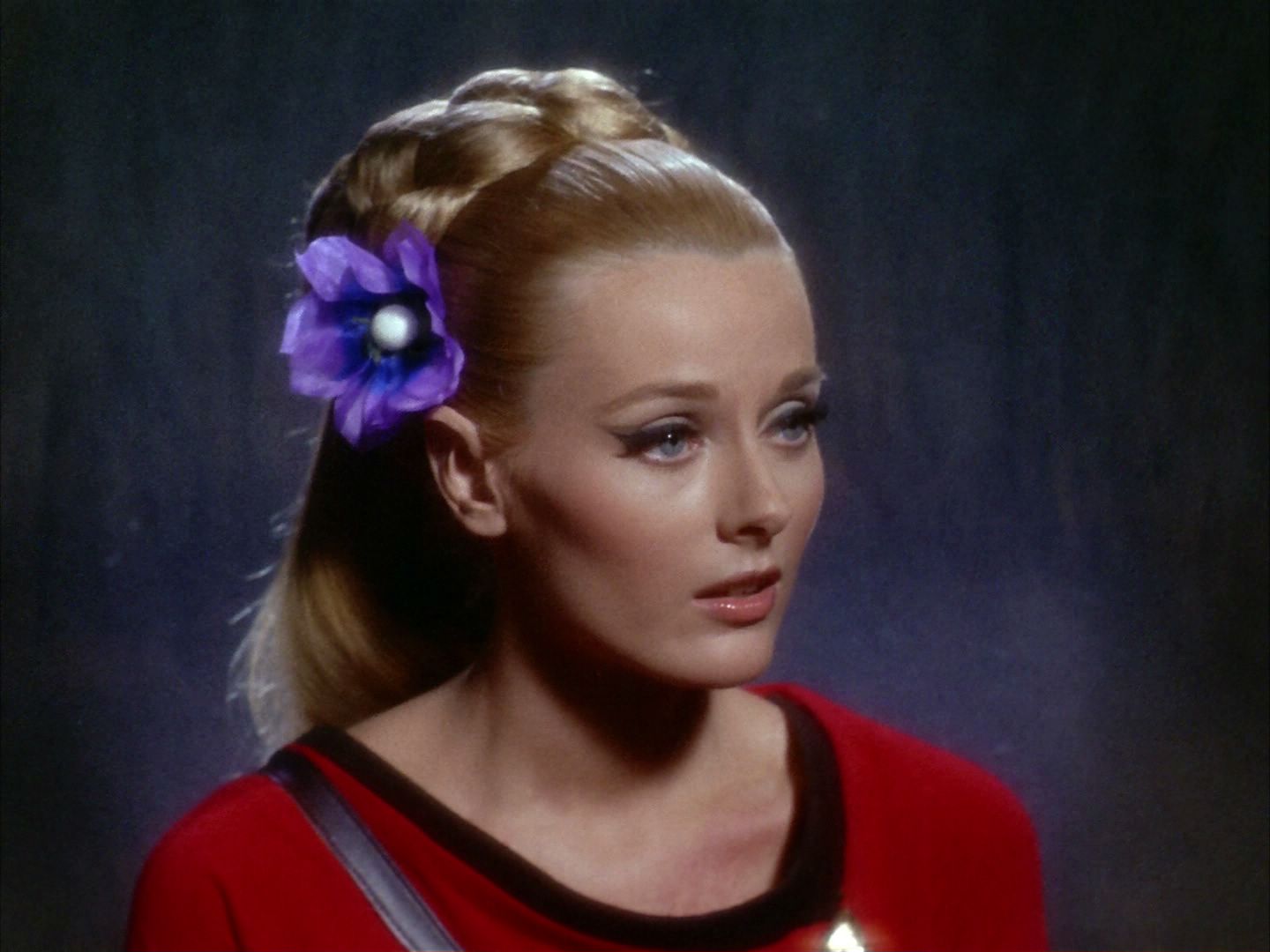 ariane179254_StarTrek_2x05_TheApple_0998.jpg