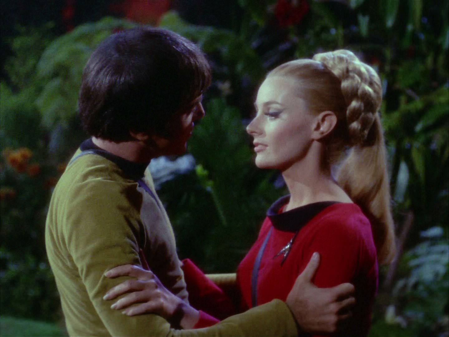 ariane179254_StarTrek_2x05_TheApple_1071.jpg