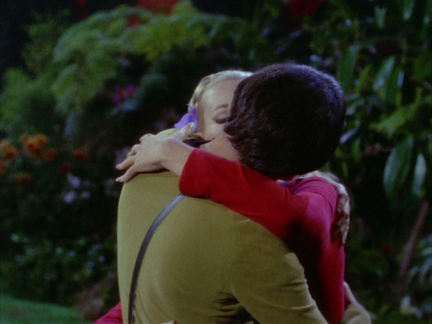 ariane179254_StarTrek_2x05_TheApple_1073.jpg