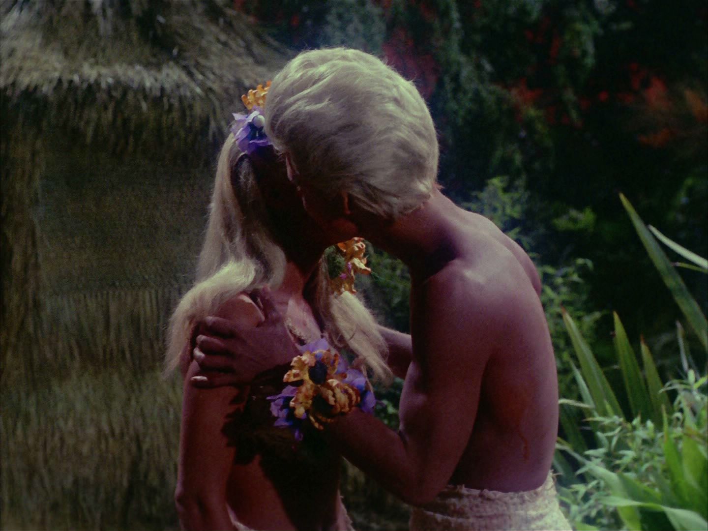 ariane179254_StarTrek_2x05_TheApple_1083.jpg