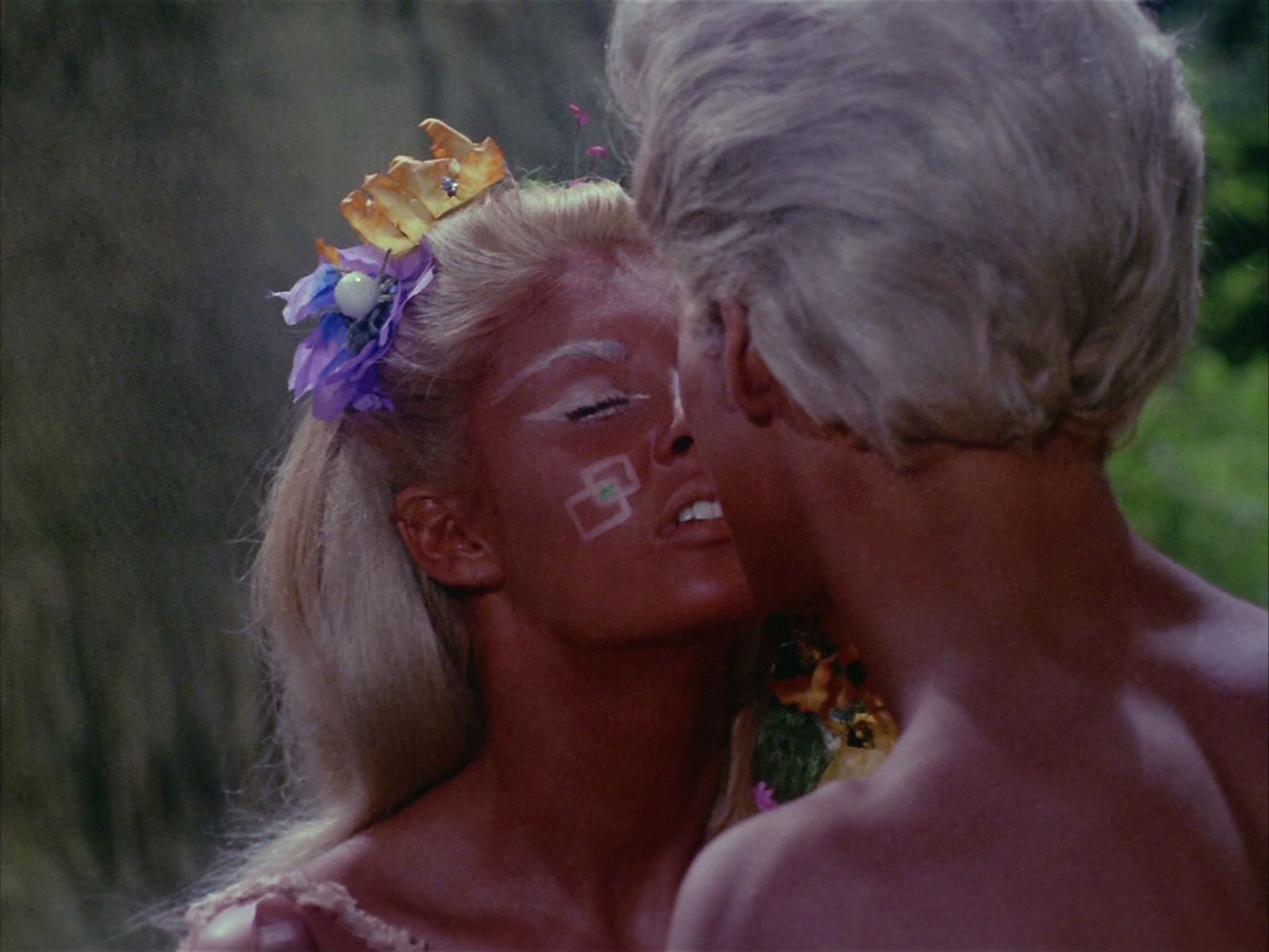 ariane179254_StarTrek_2x05_TheApple_1117.jpg