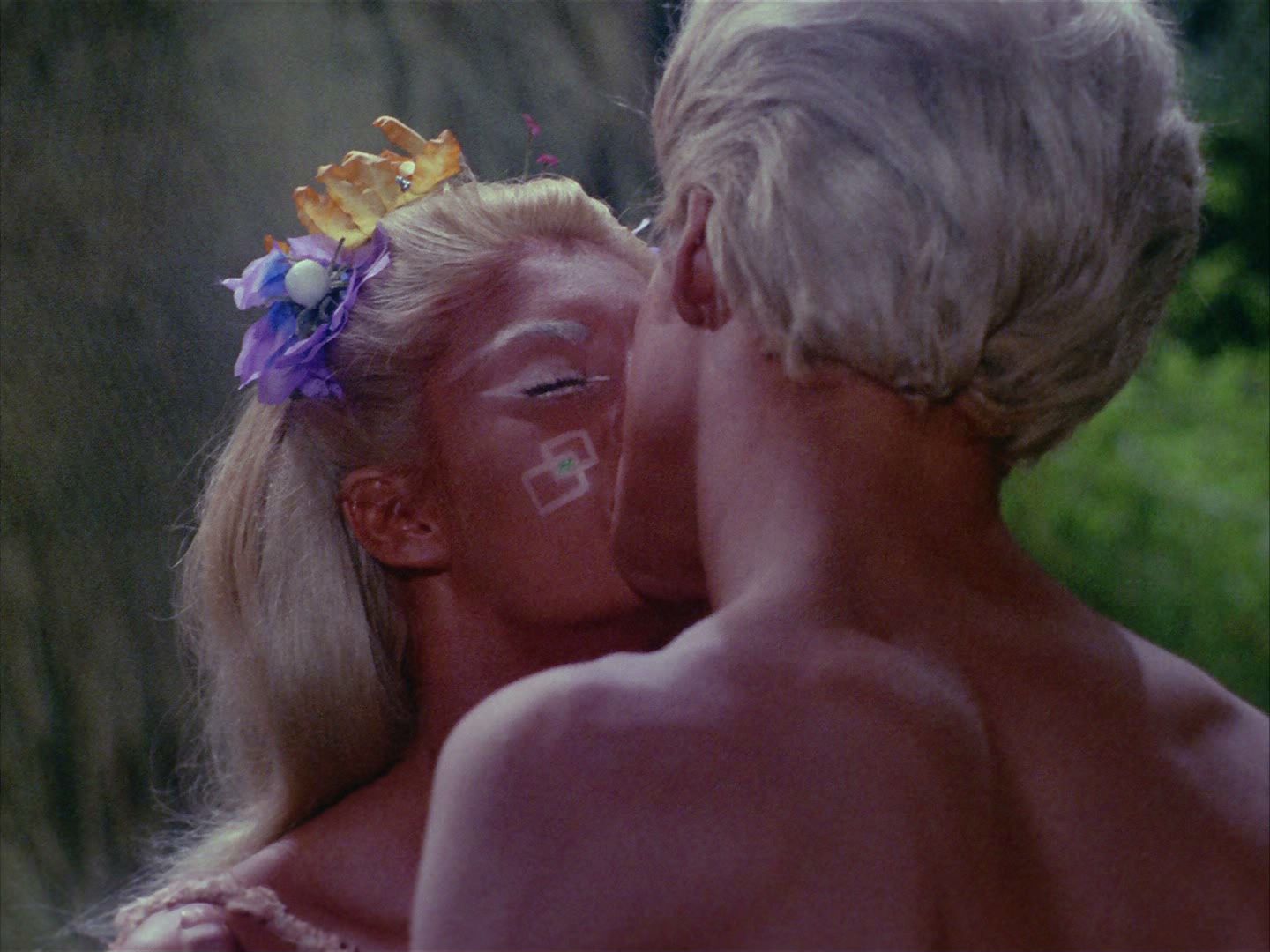 ariane179254_StarTrek_2x05_TheApple_1120.jpg