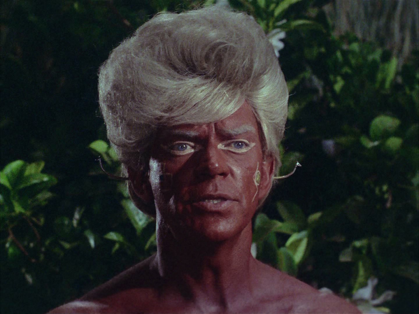 ariane179254_StarTrek_2x05_TheApple_1136.jpg