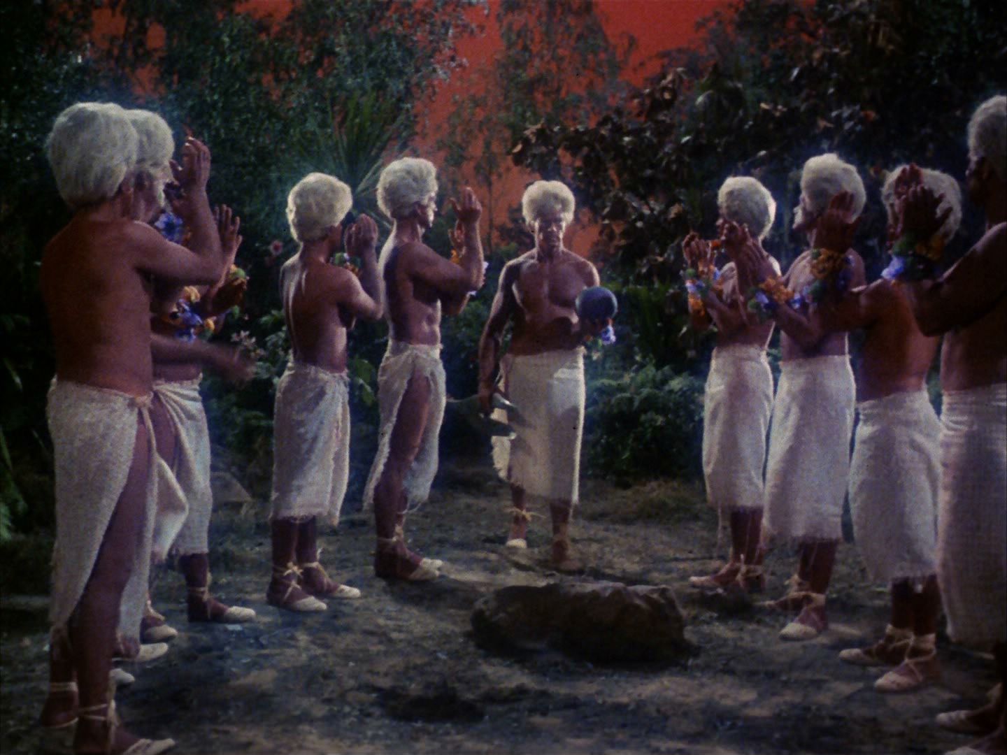 ariane179254_StarTrek_2x05_TheApple_1143.jpg