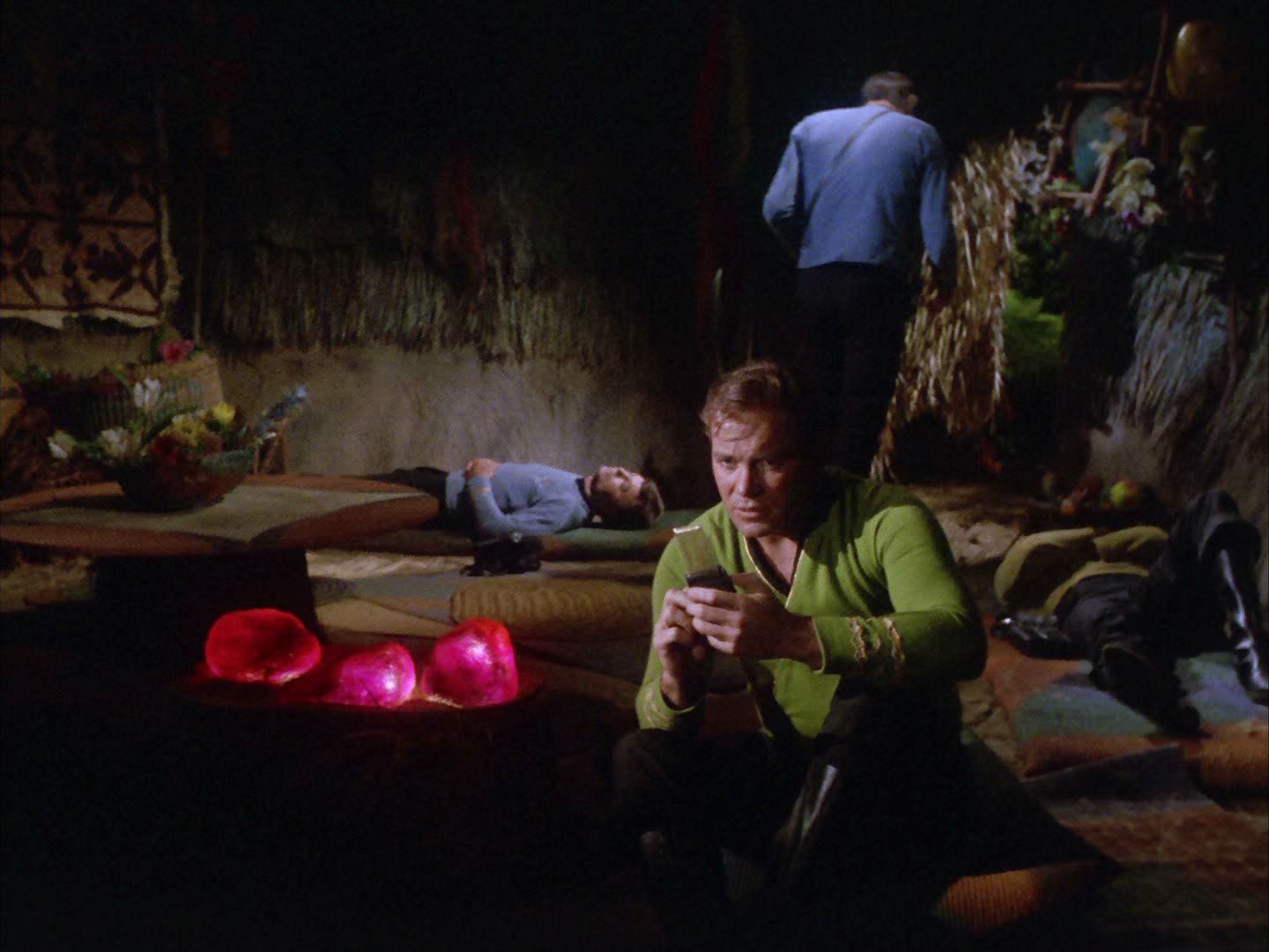 ariane179254_StarTrek_2x05_TheApple_1192.jpg