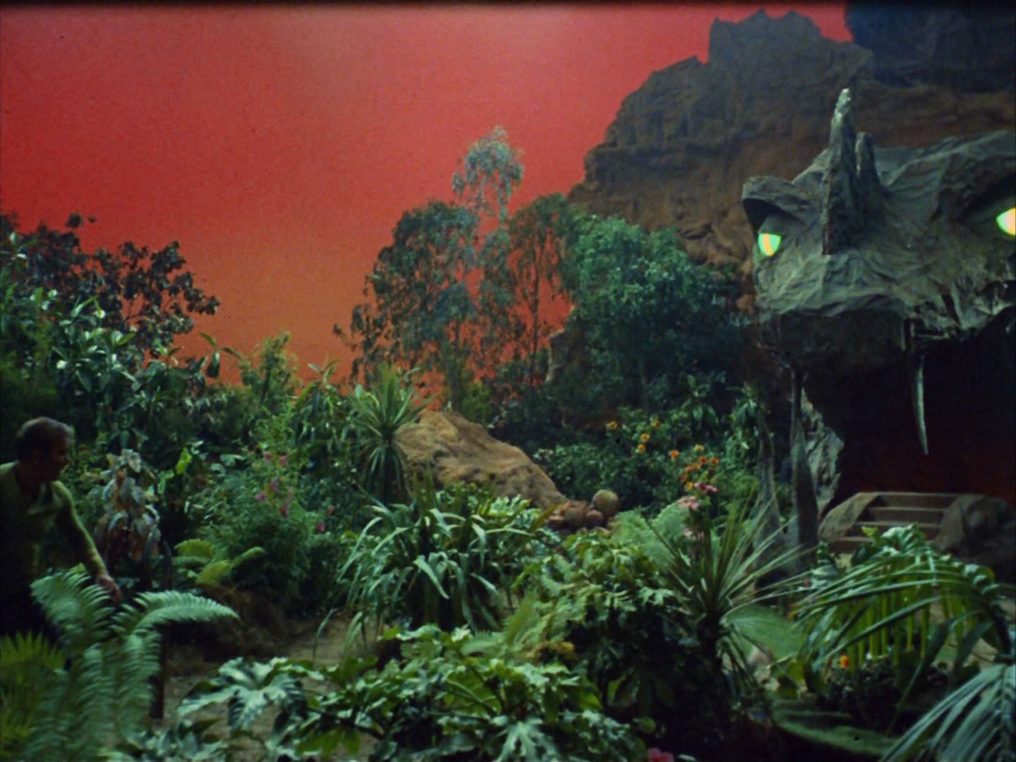 ariane179254_StarTrek_2x05_TheApple_1217.jpg