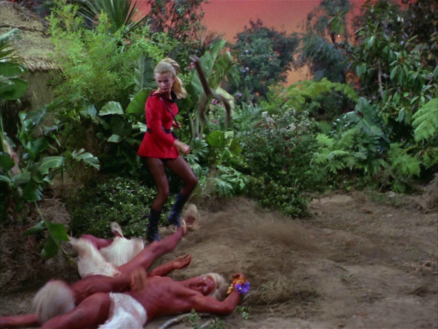 ariane179254_StarTrek_2x05_TheApple_1241.jpg