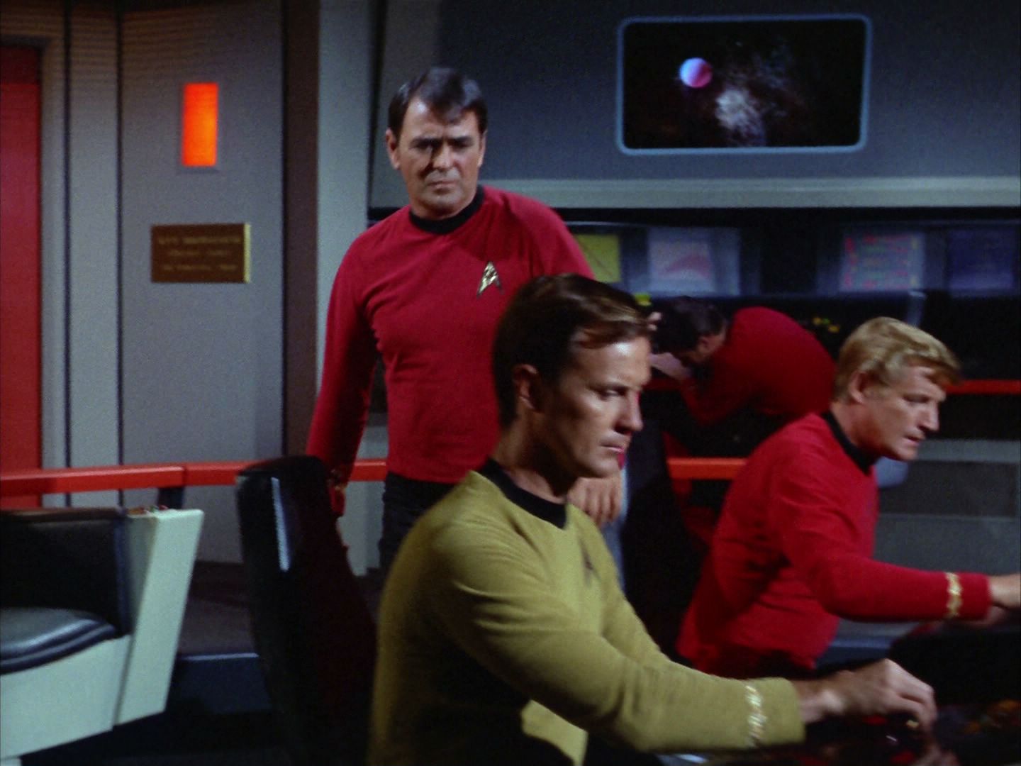 ariane179254_StarTrek_2x05_TheApple_1262.jpg
