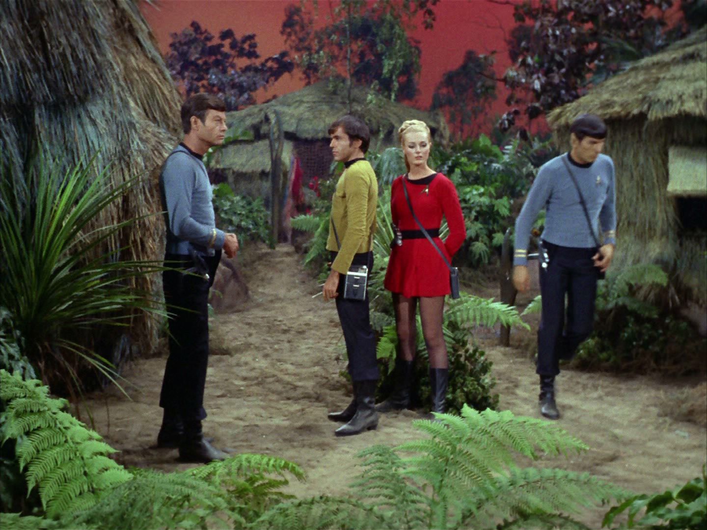 ariane179254_StarTrek_2x05_TheApple_1300.jpg