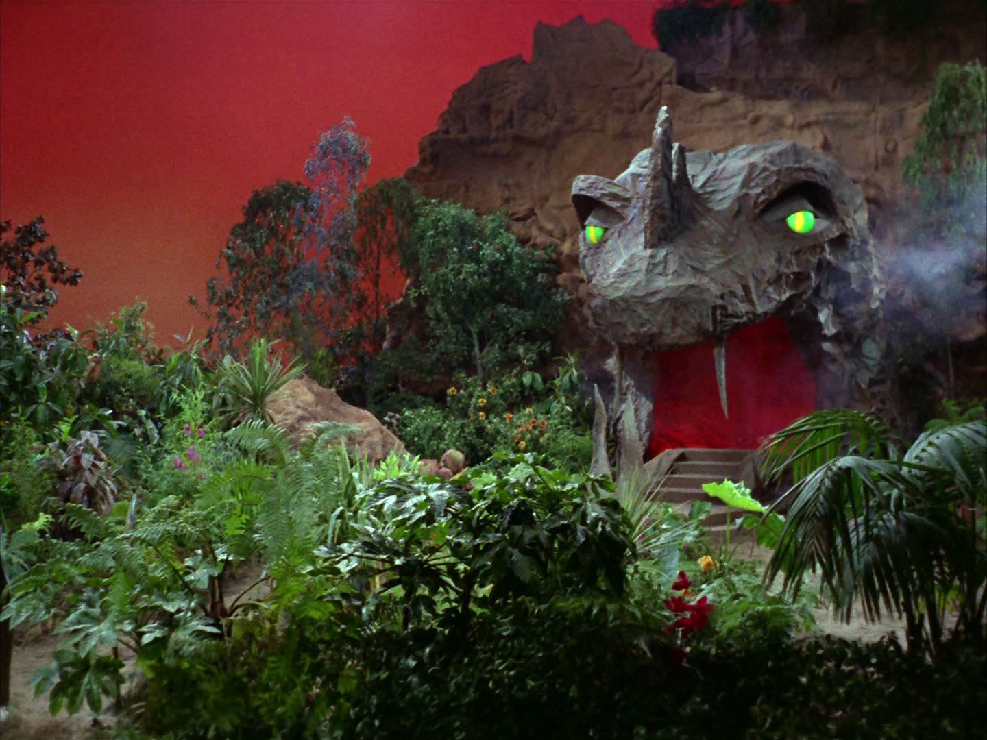 ariane179254_StarTrek_2x05_TheApple_1304.jpg