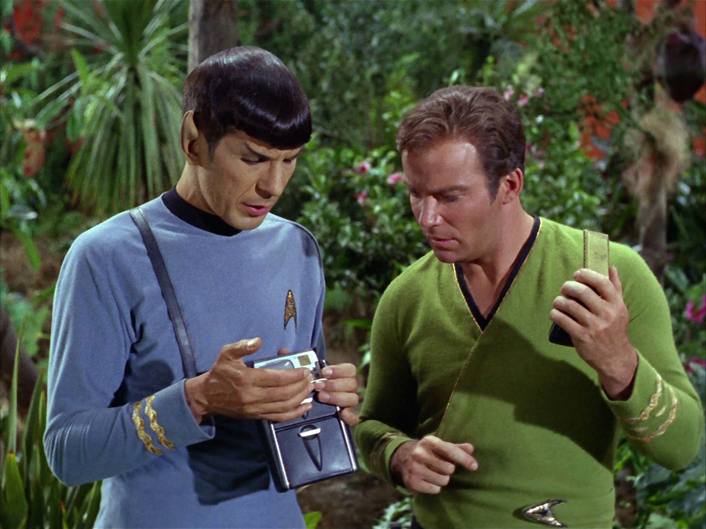 ariane179254_StarTrek_2x05_TheApple_1315.jpg