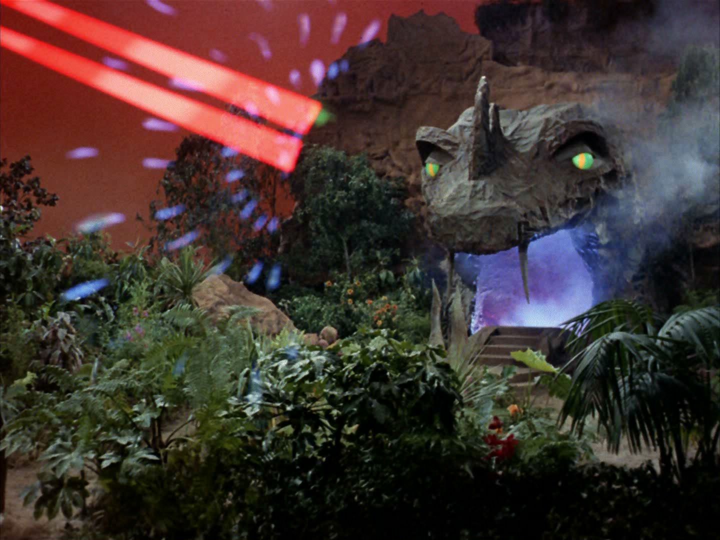 ariane179254_StarTrek_2x05_TheApple_1328.jpg