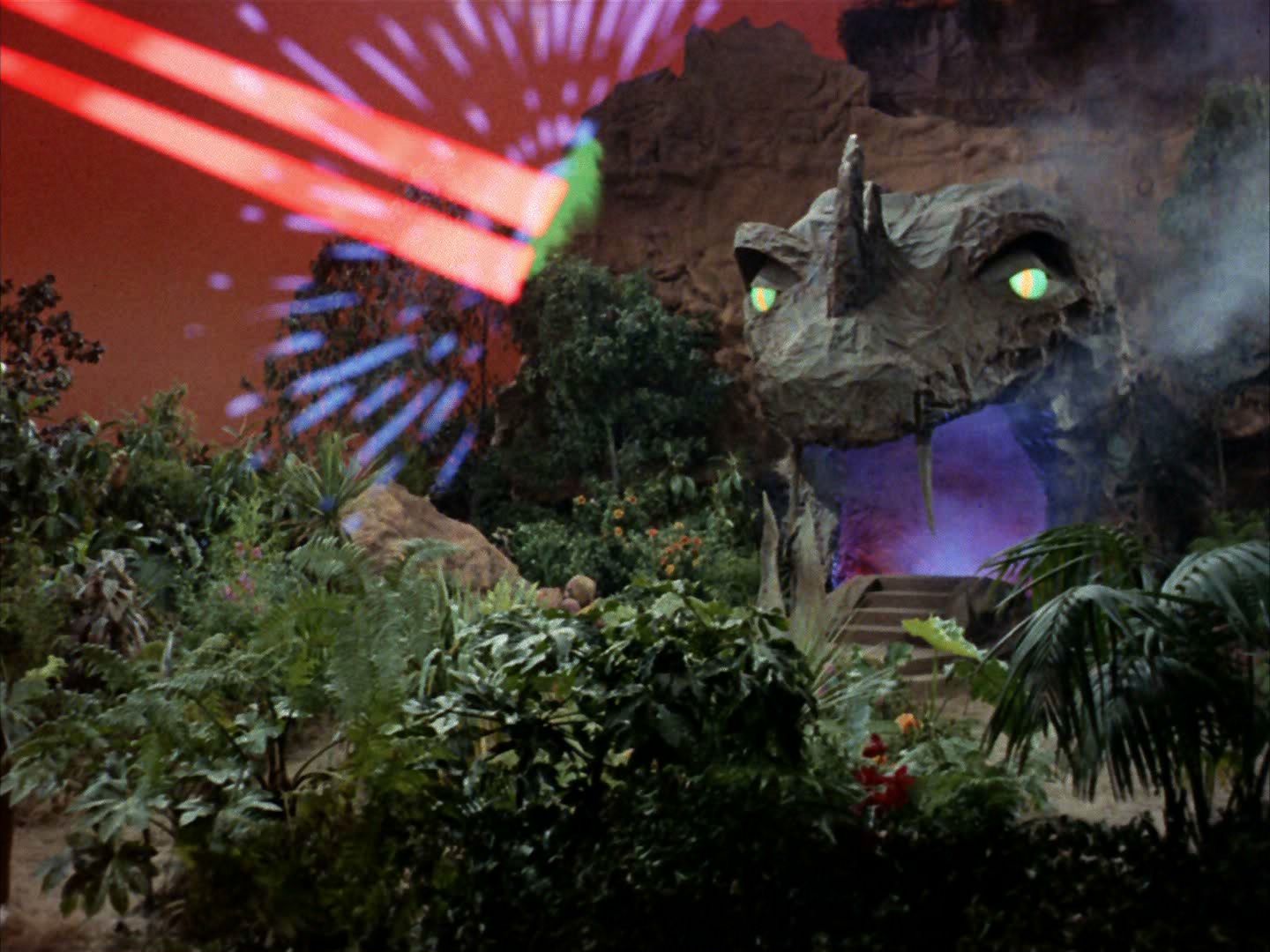 ariane179254_StarTrek_2x05_TheApple_1330.jpg