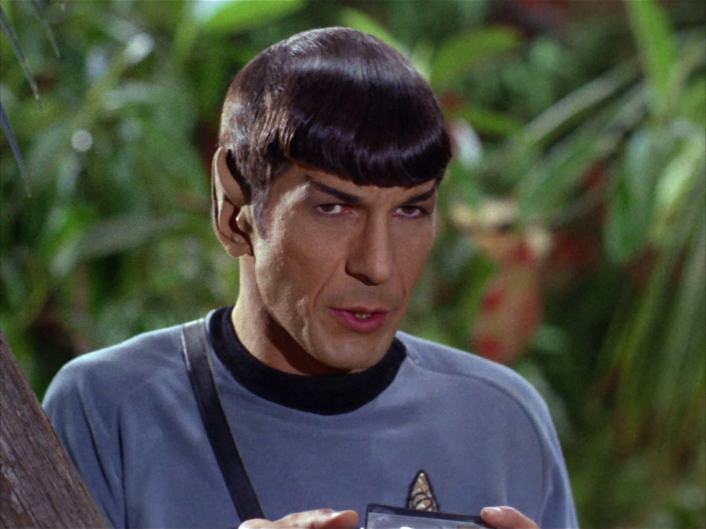 ariane179254_StarTrek_2x05_TheApple_1339.jpg