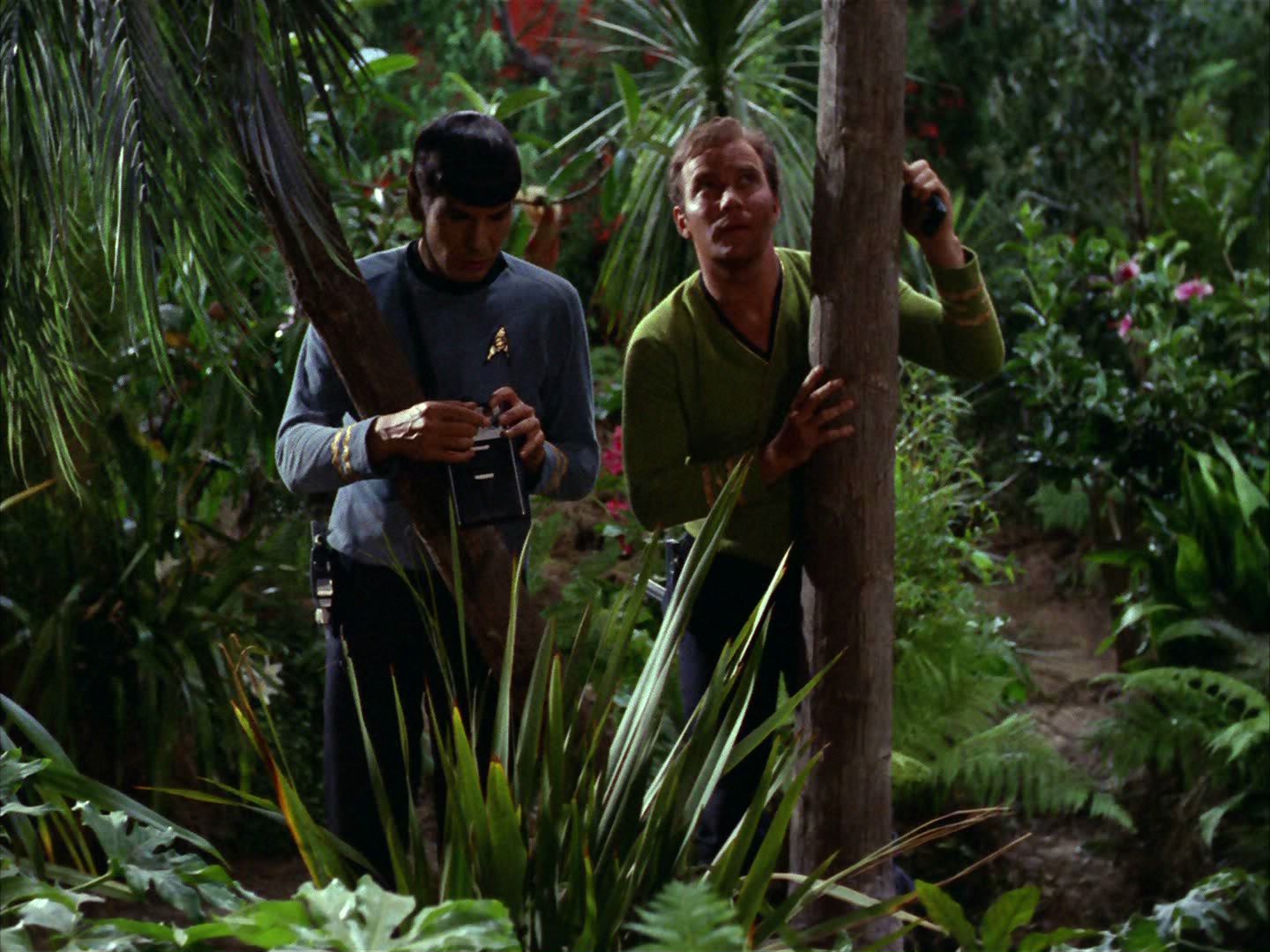 ariane179254_StarTrek_2x05_TheApple_1347.jpg