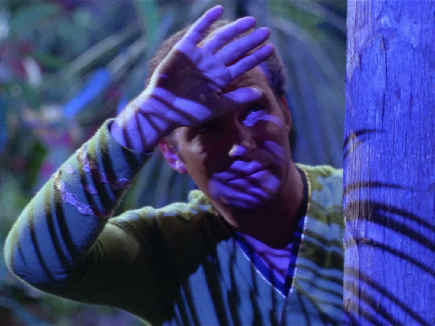 ariane179254_StarTrek_2x05_TheApple_1349.jpg