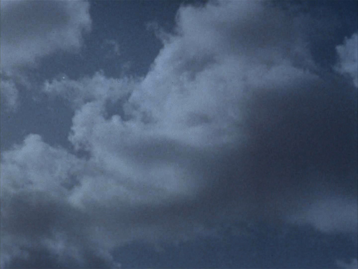 ariane179254_StarTrek_2x05_TheApple_1353.jpg