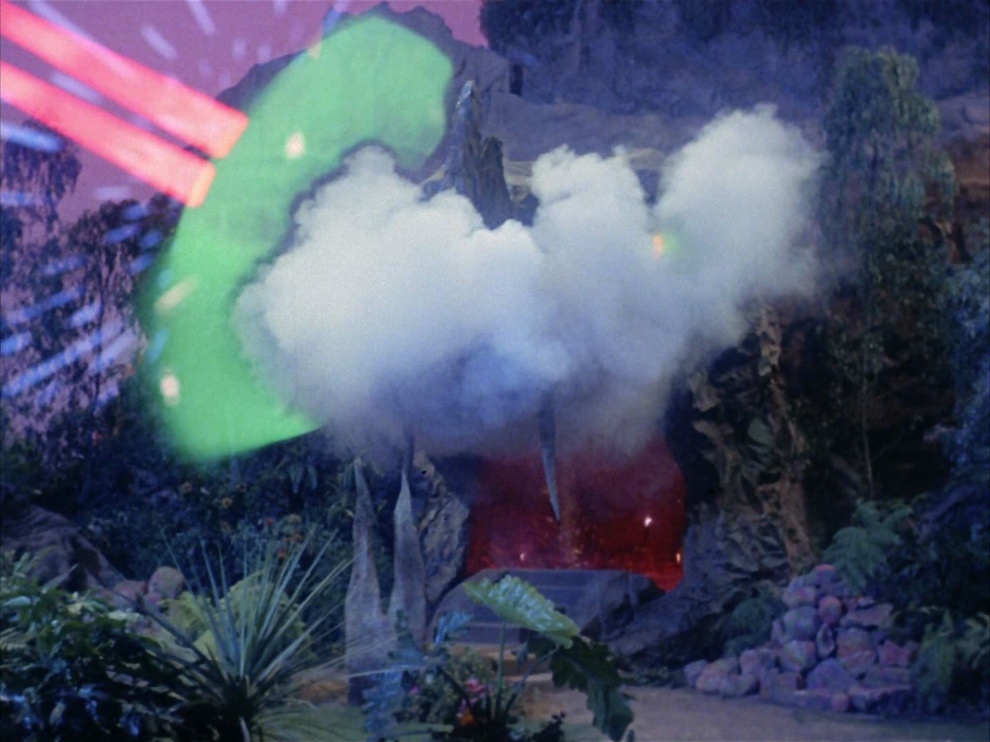 ariane179254_StarTrek_2x05_TheApple_1357.jpg