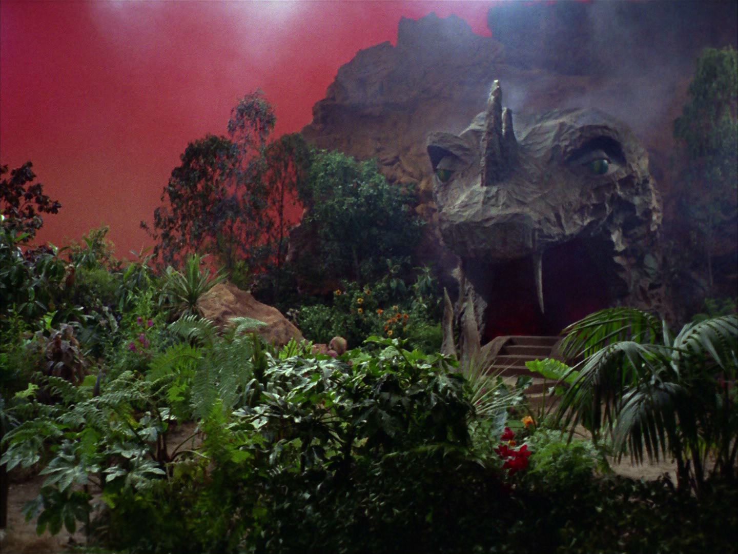 ariane179254_StarTrek_2x05_TheApple_1370.jpg
