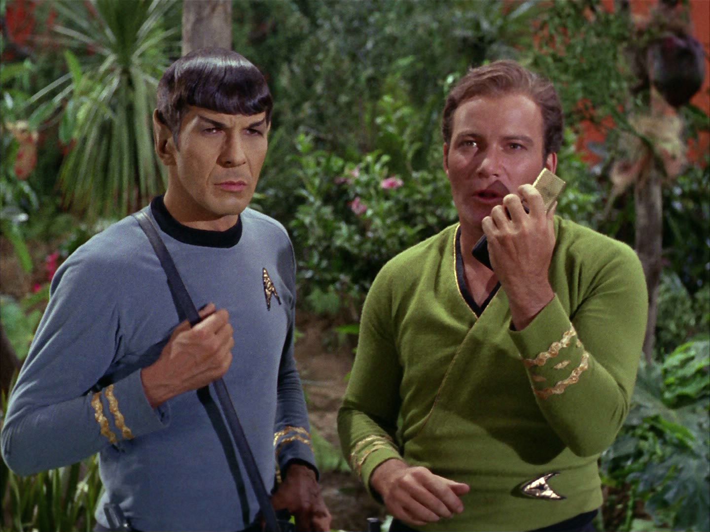 ariane179254_StarTrek_2x05_TheApple_1381.jpg