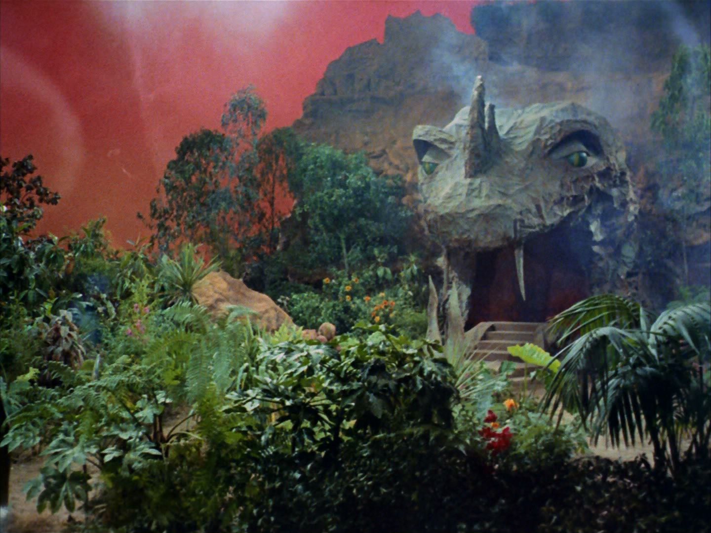 ariane179254_StarTrek_2x05_TheApple_1385.jpg