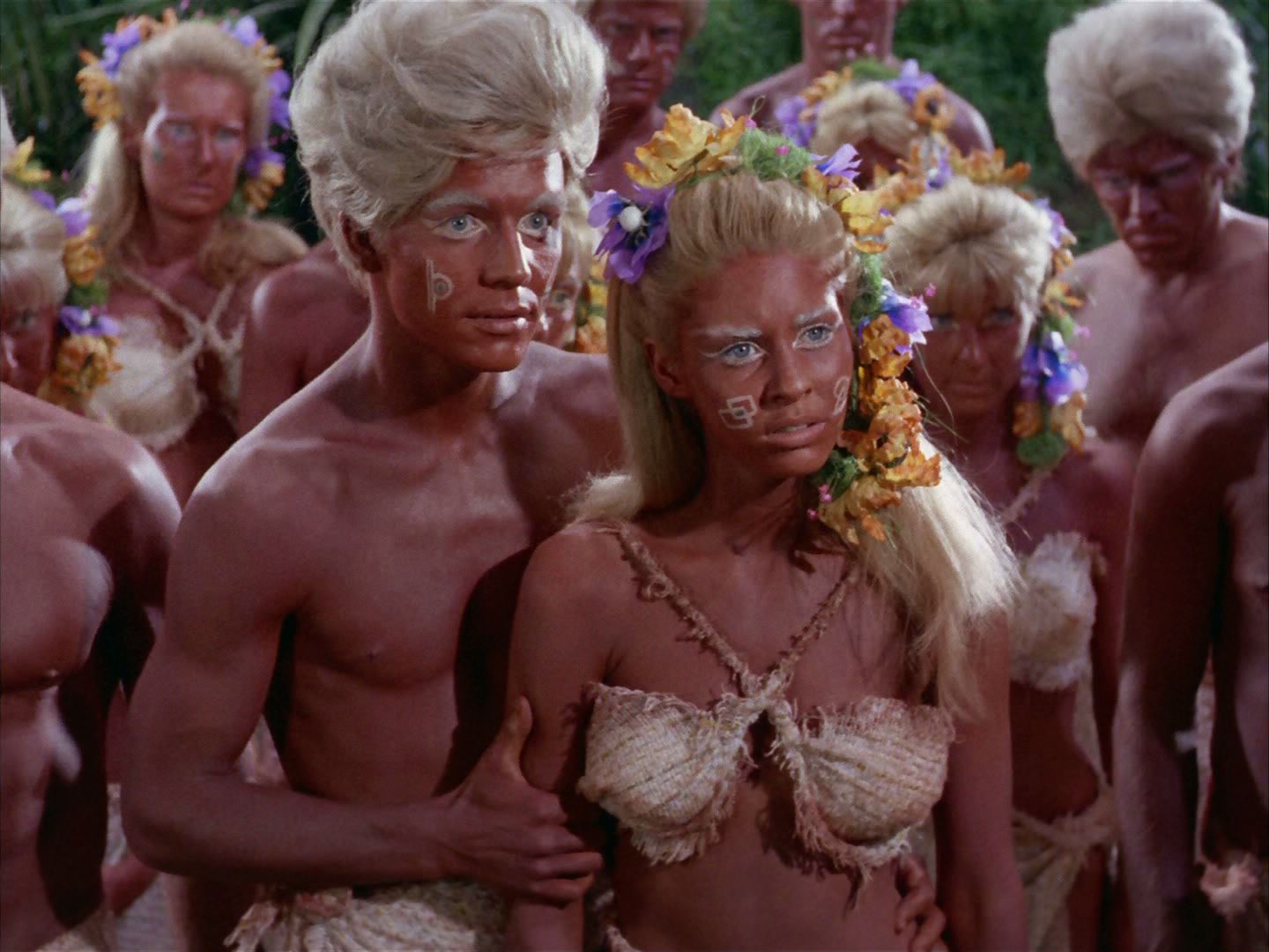 ariane179254_StarTrek_2x05_TheApple_1394.jpg