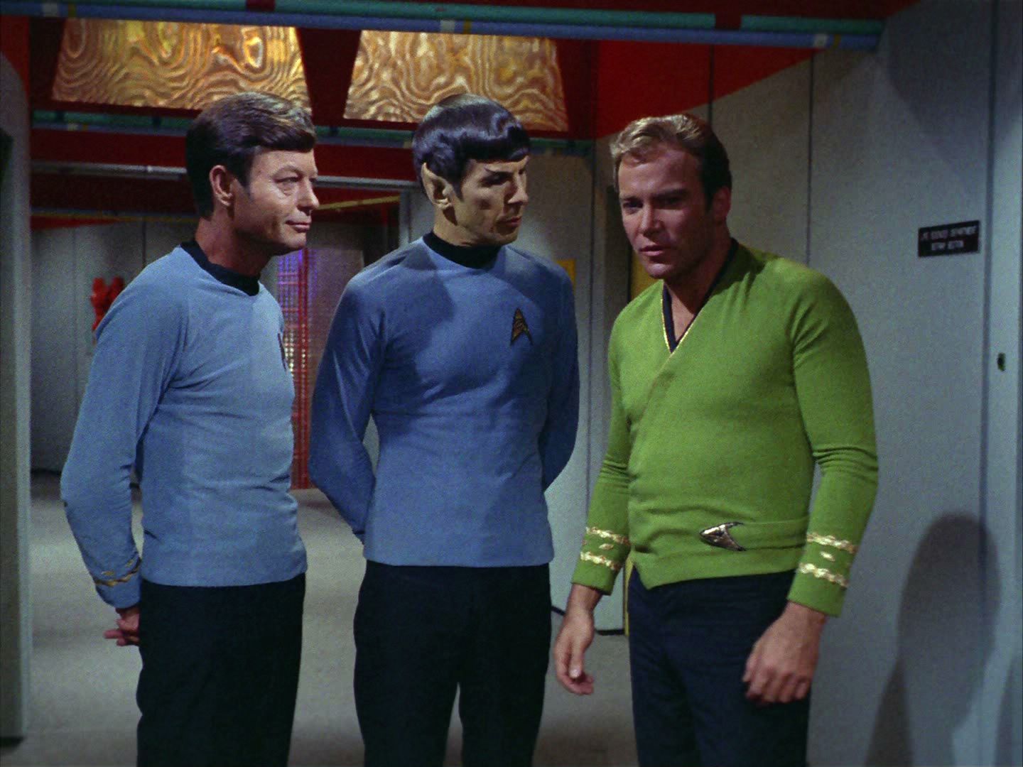 ariane179254_StarTrek_2x05_TheApple_1431.jpg