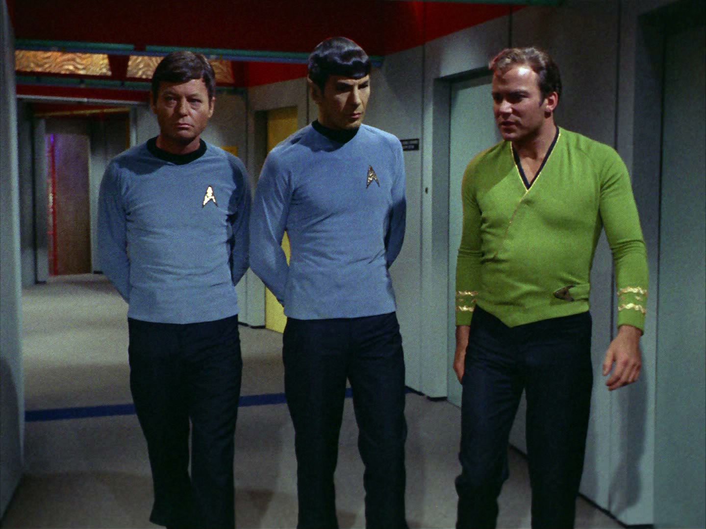 ariane179254_StarTrek_2x05_TheApple_1436.jpg
