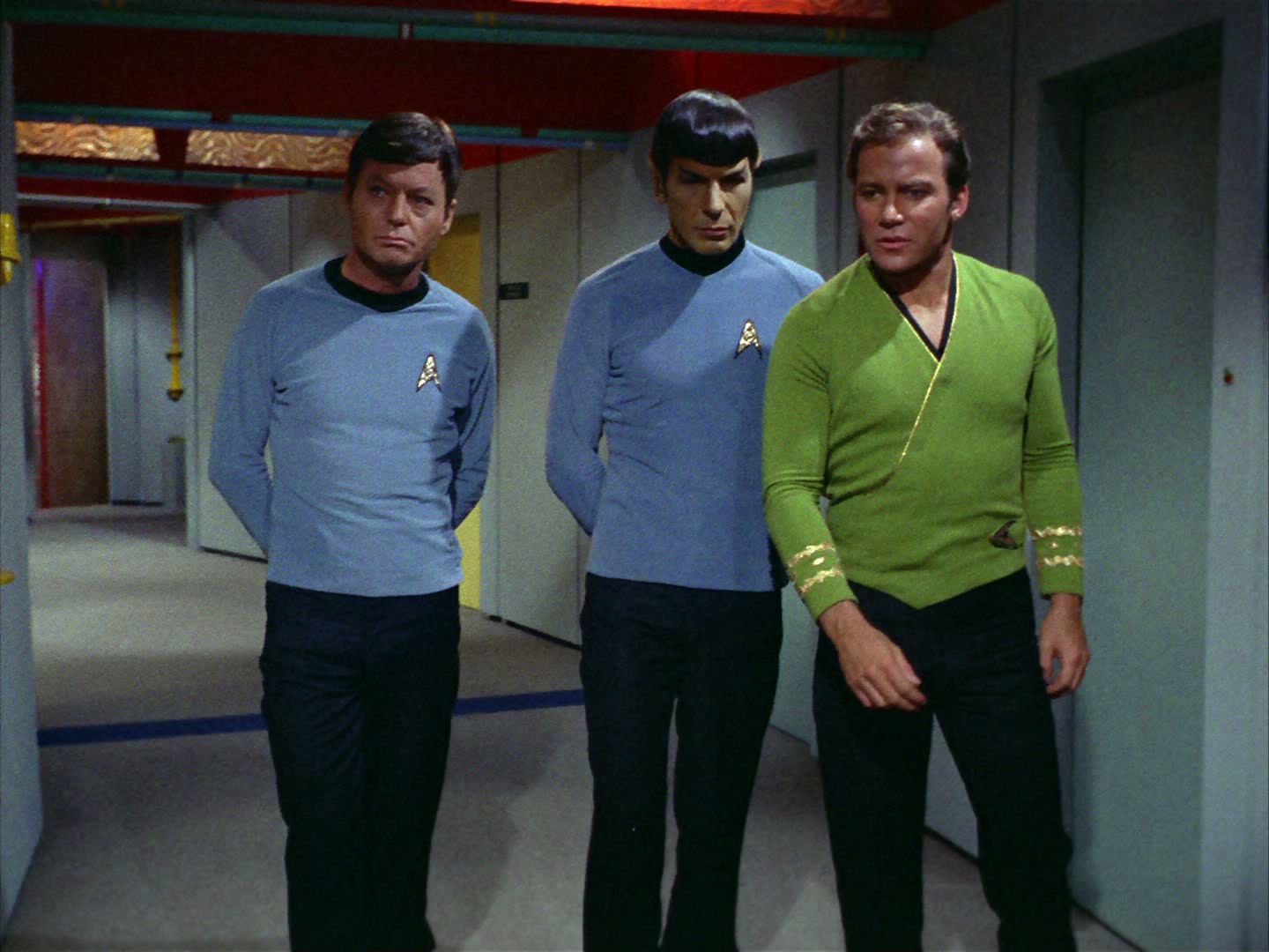 ariane179254_StarTrek_2x05_TheApple_1437.jpg