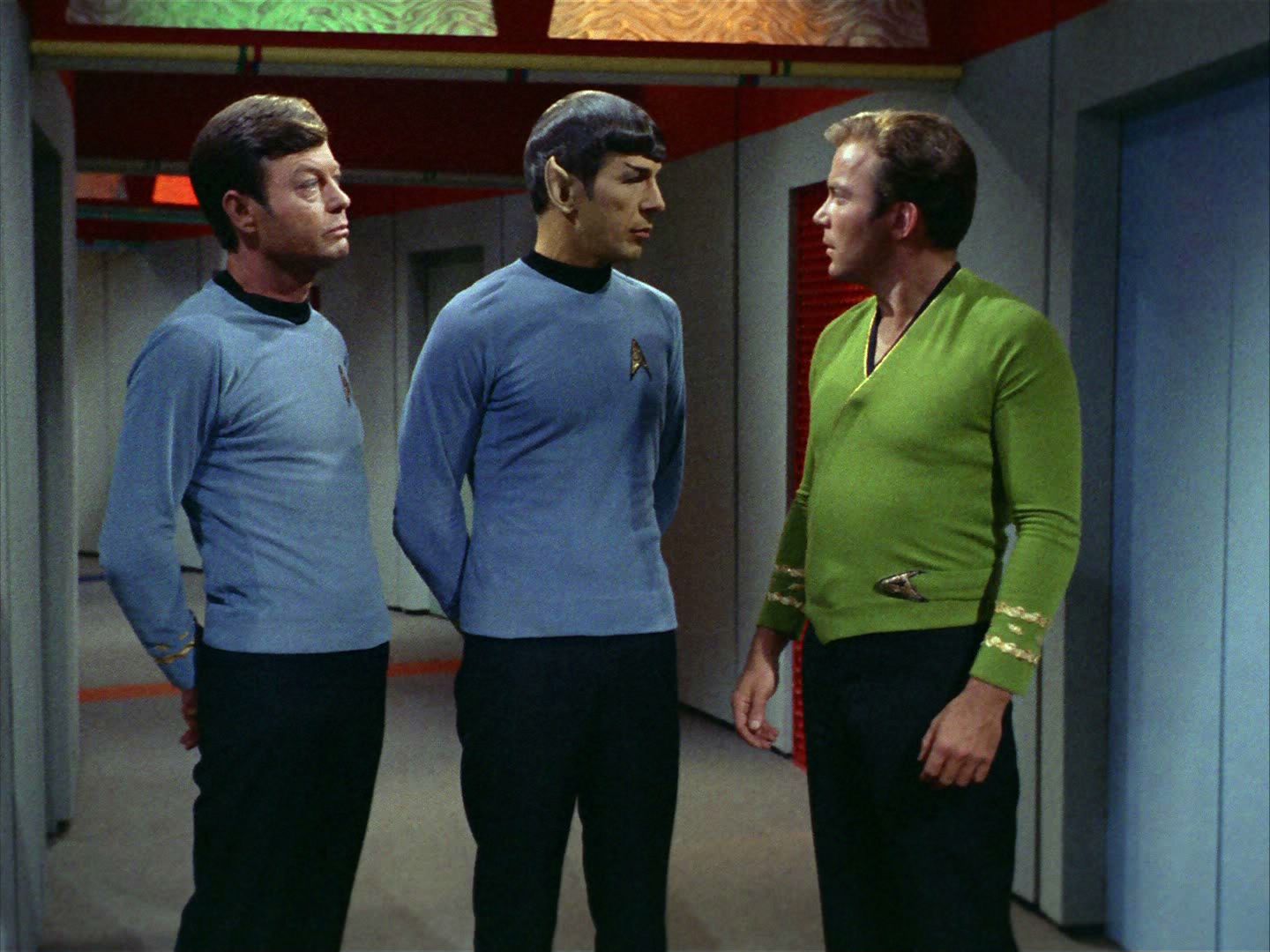 ariane179254_StarTrek_2x05_TheApple_1443.jpg