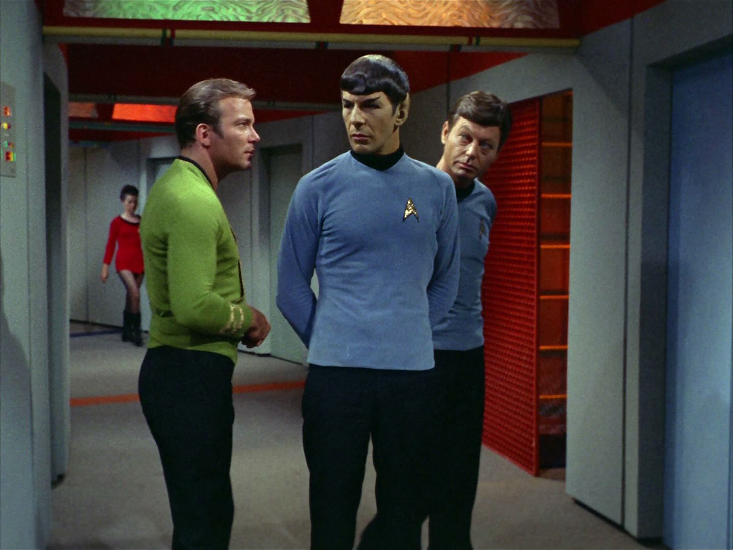ariane179254_StarTrek_2x05_TheApple_1453.jpg