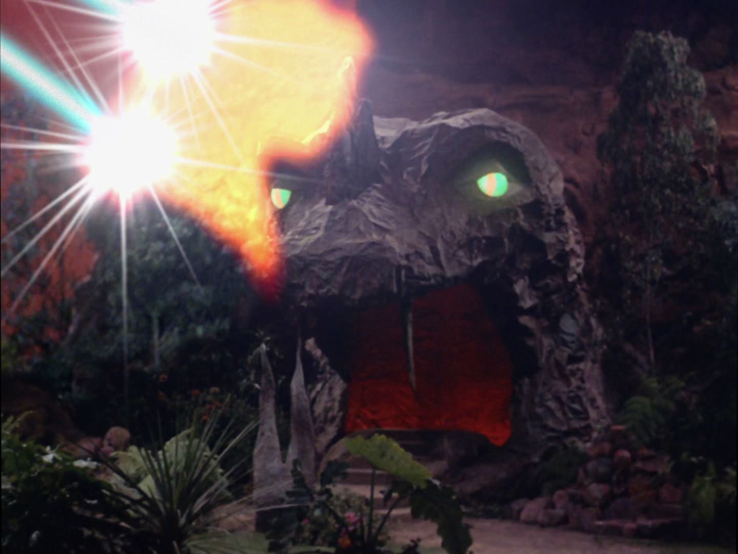 ariane179254_StarTrek_2x05_TheApple_TheNewEffects_0055.jpg