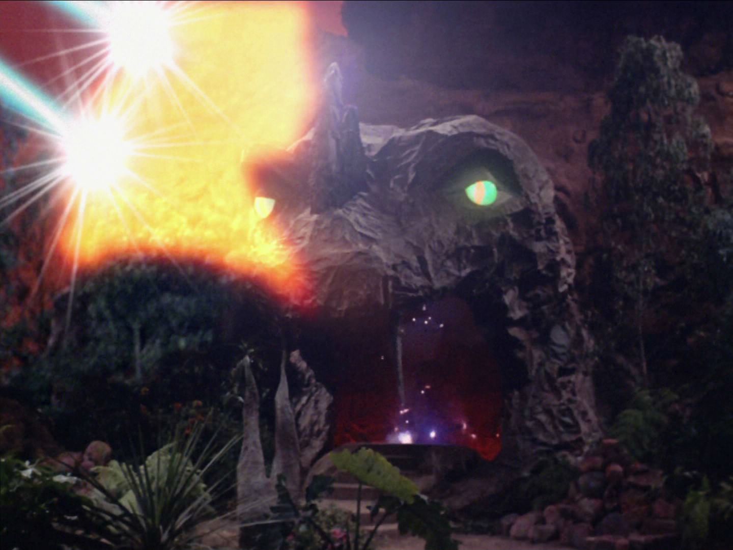 ariane179254_StarTrek_2x05_TheApple_TheNewEffects_0057.jpg