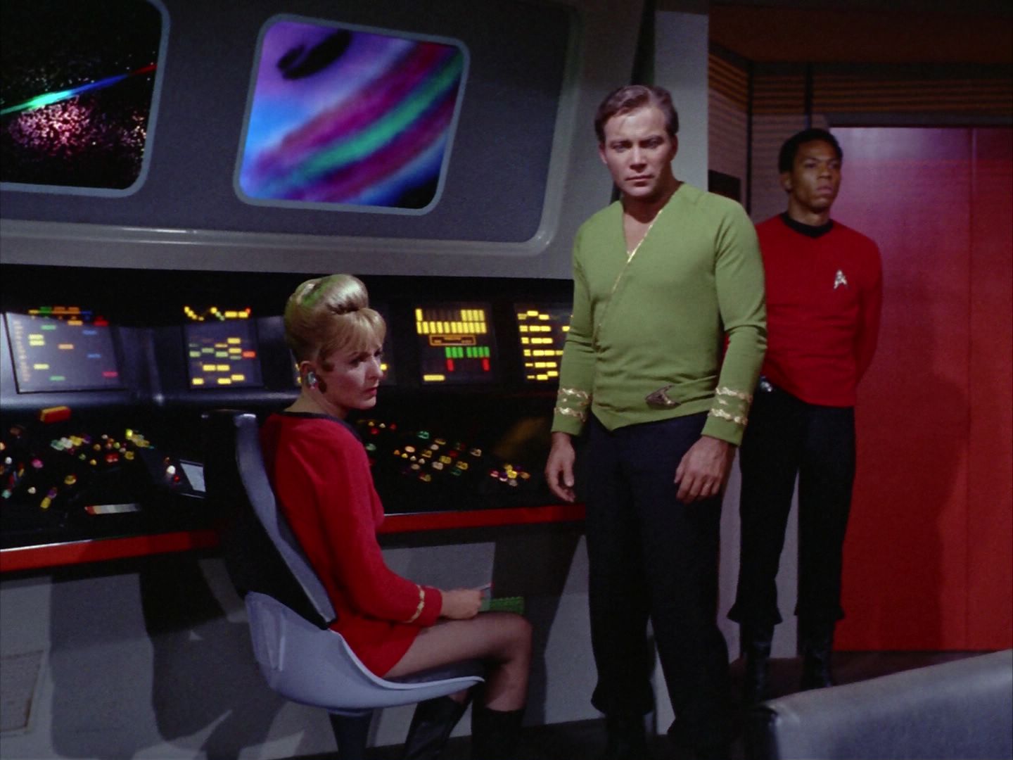 ariane179254_StarTrek_2x06_TheDoomsdayMachine_0037.jpg