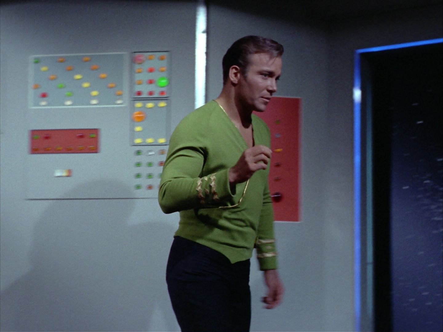 ariane179254_StarTrek_2x06_TheDoomsdayMachine_0099.jpg