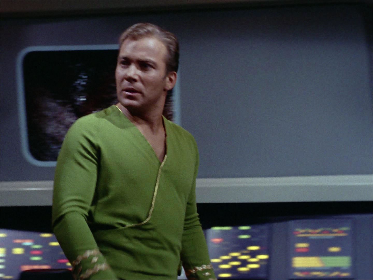 ariane179254_StarTrek_2x06_TheDoomsdayMachine_0105.jpg