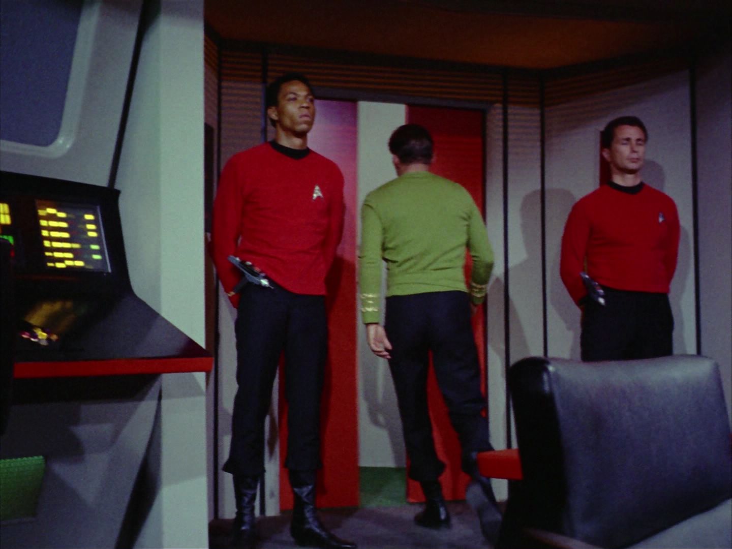 ariane179254_StarTrek_2x06_TheDoomsdayMachine_0365.jpg