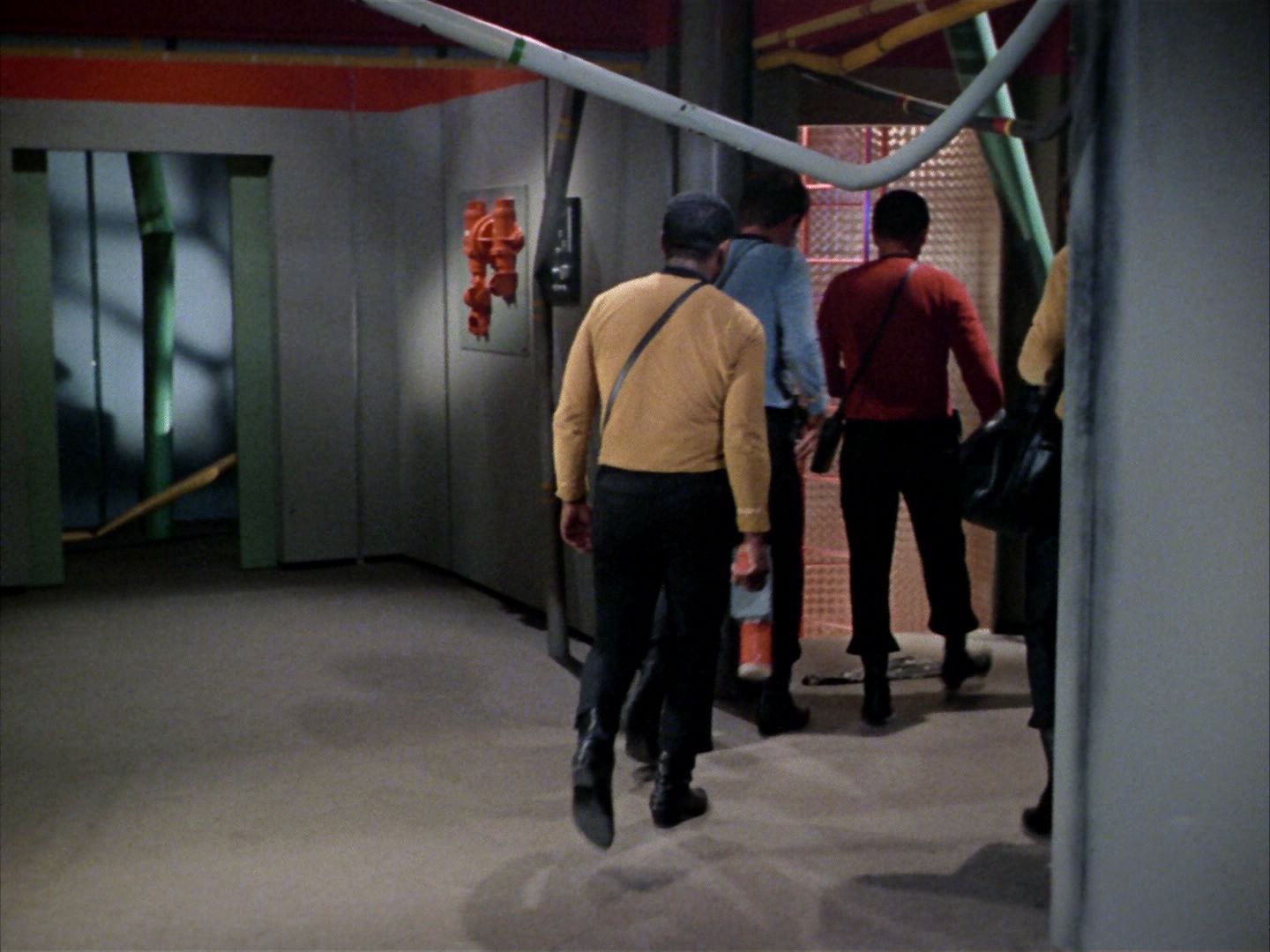 ariane179254_StarTrek_2x06_TheDoomsdayMachine_0402.jpg
