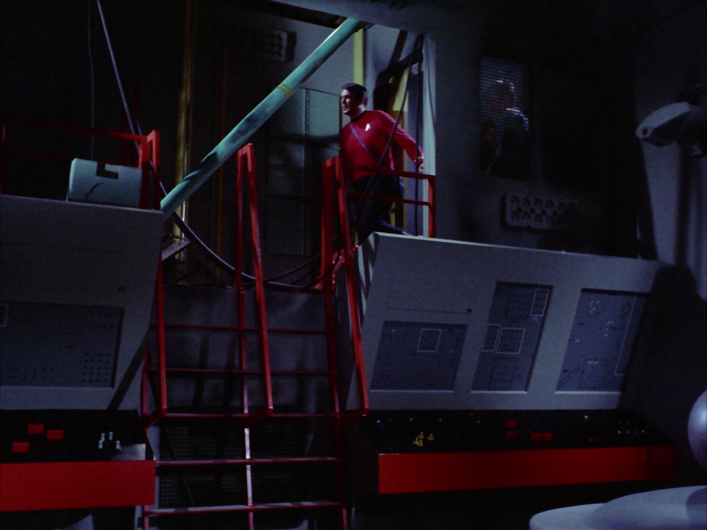 ariane179254_StarTrek_2x06_TheDoomsdayMachine_0416.jpg
