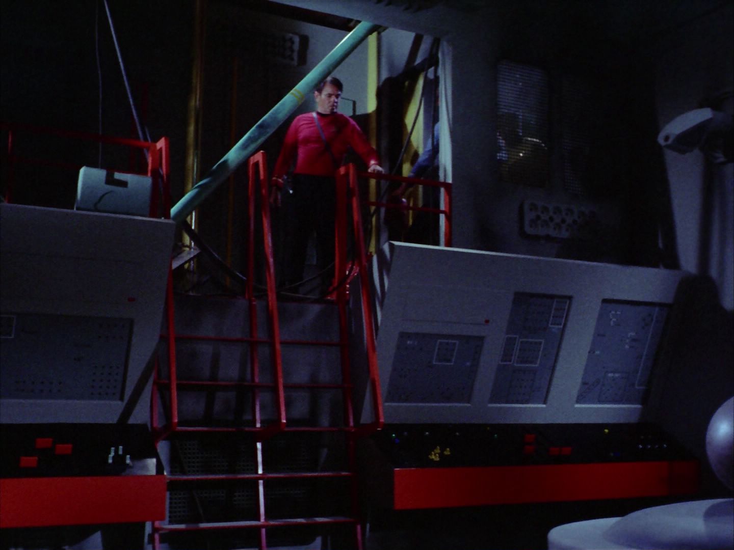 ariane179254_StarTrek_2x06_TheDoomsdayMachine_0418.jpg