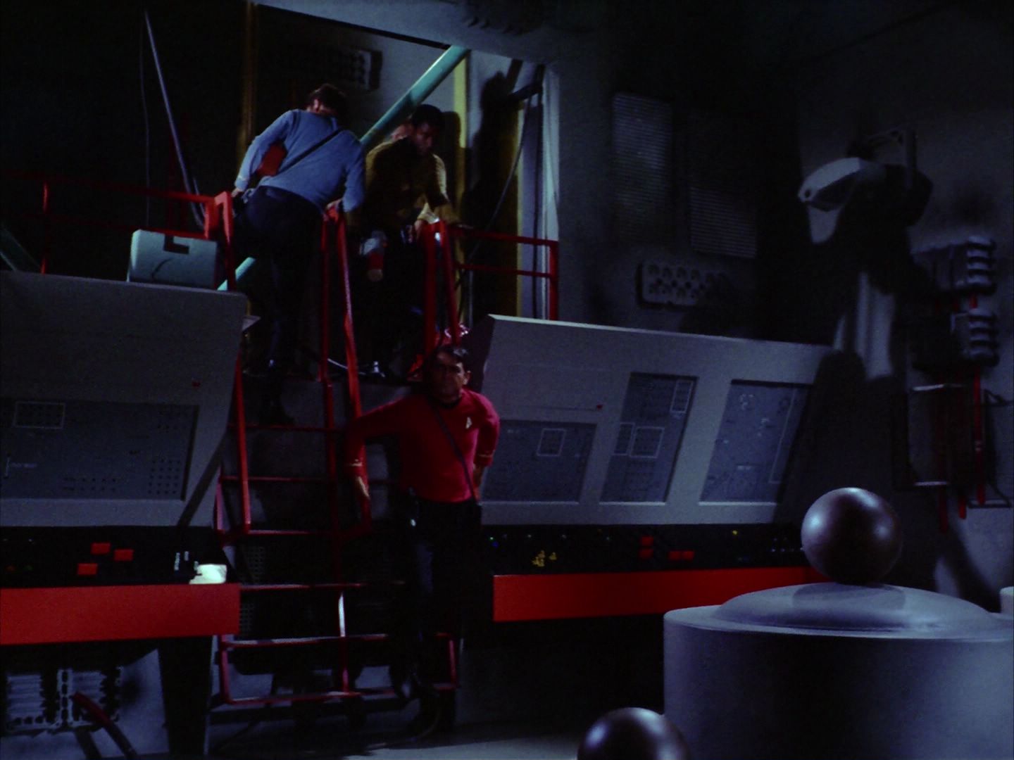ariane179254_StarTrek_2x06_TheDoomsdayMachine_0425.jpg