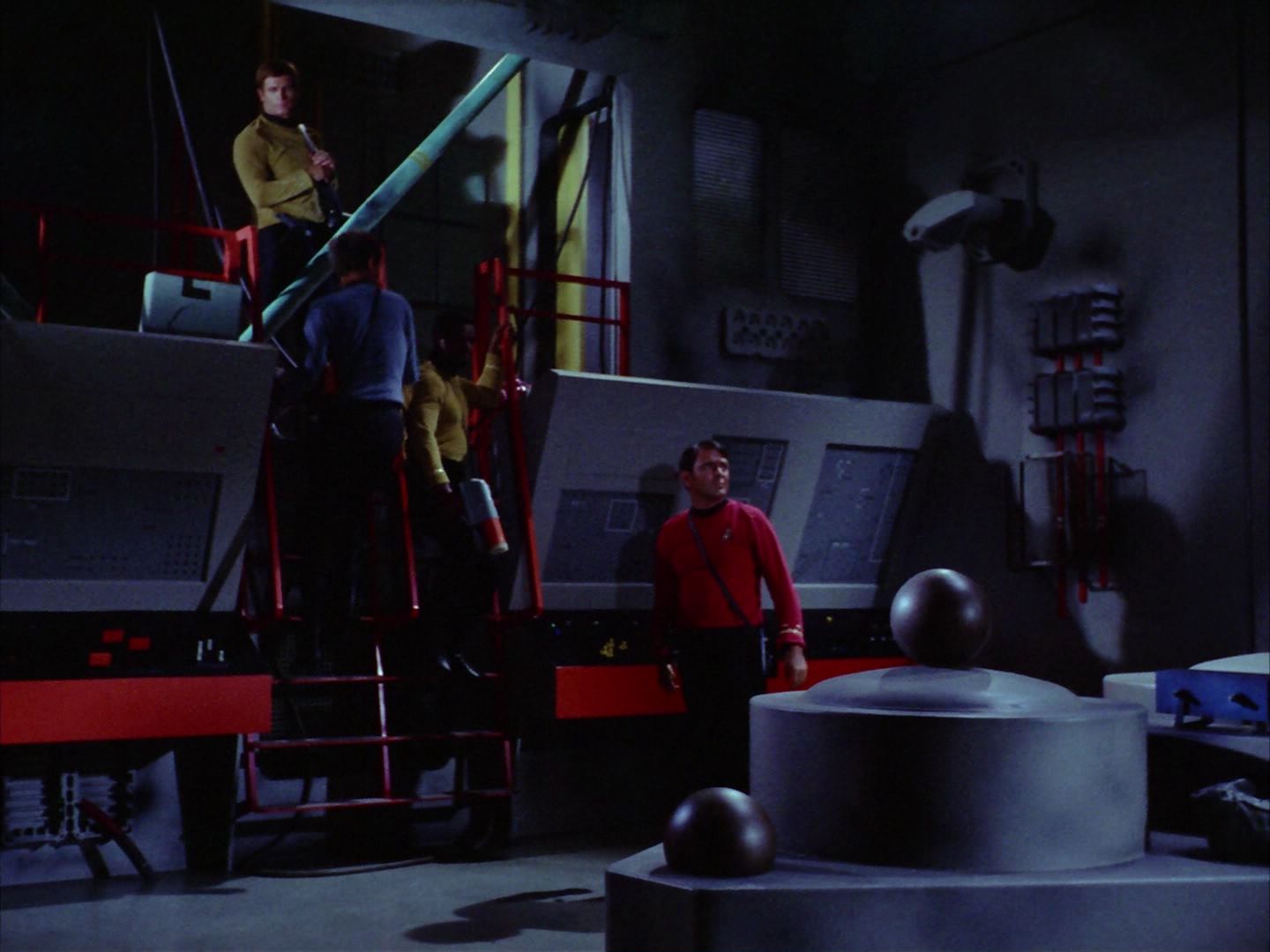ariane179254_StarTrek_2x06_TheDoomsdayMachine_0429.jpg