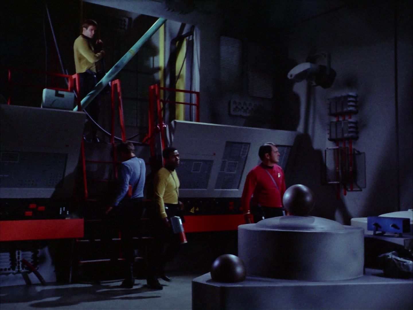 ariane179254_StarTrek_2x06_TheDoomsdayMachine_0431.jpg