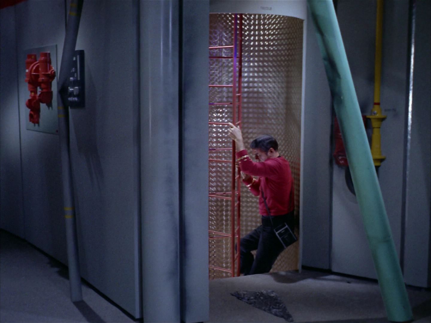 ariane179254_StarTrek_2x06_TheDoomsdayMachine_0482.jpg
