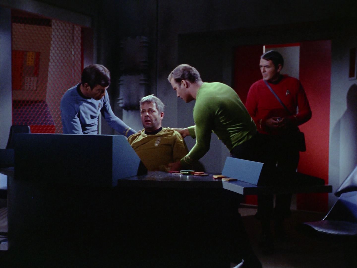 ariane179254_StarTrek_2x06_TheDoomsdayMachine_0529.jpg