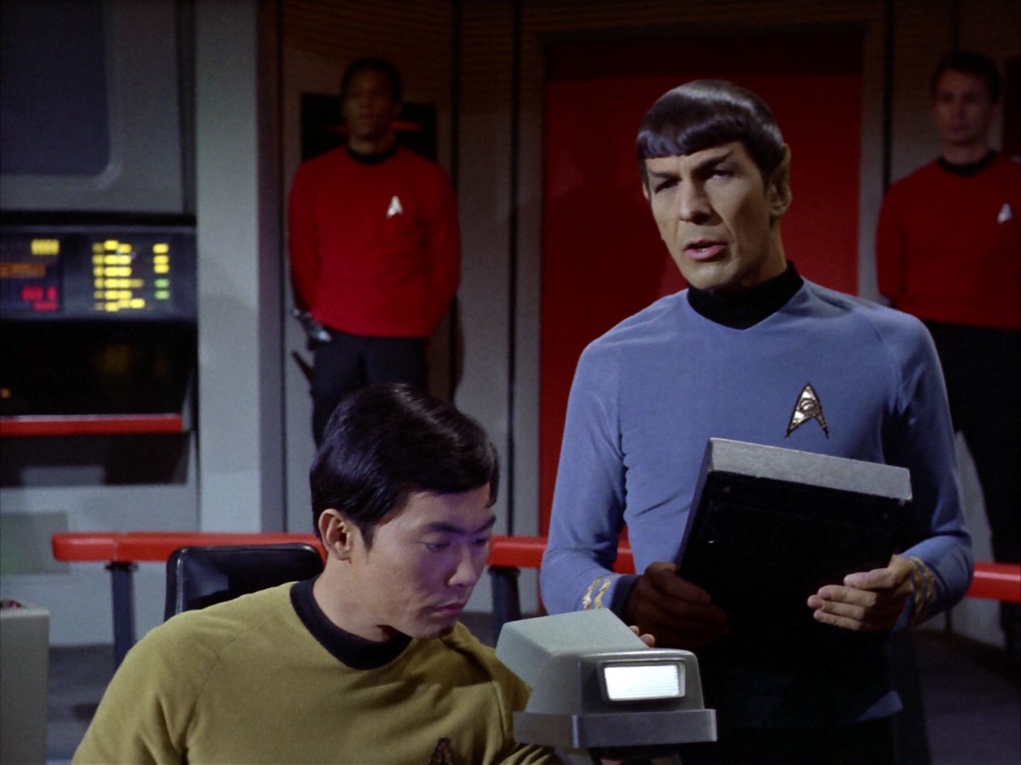 ariane179254_StarTrek_2x06_TheDoomsdayMachine_0876.jpg