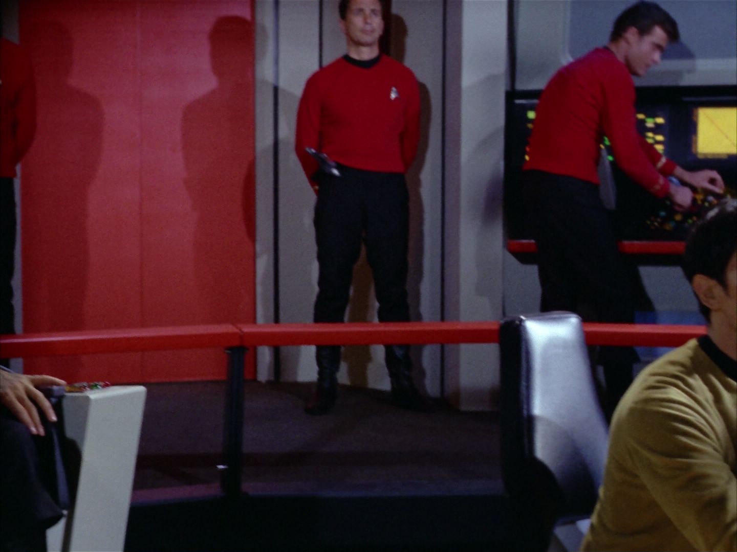 ariane179254_StarTrek_2x06_TheDoomsdayMachine_1027.jpg