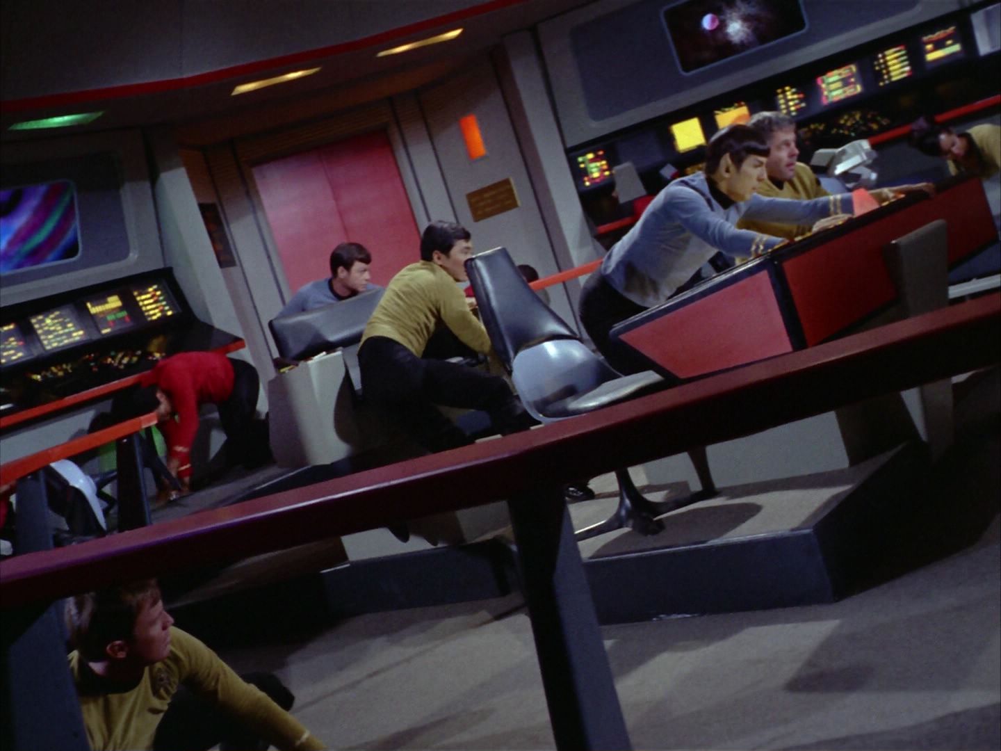 ariane179254_StarTrek_2x06_TheDoomsdayMachine_1166.jpg