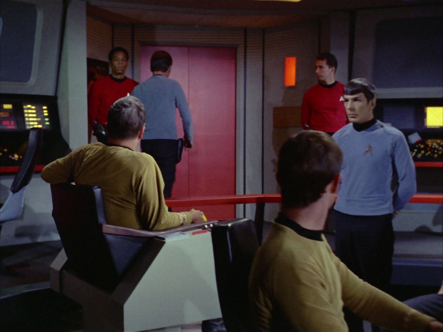 ariane179254_StarTrek_2x06_TheDoomsdayMachine_1522.jpg
