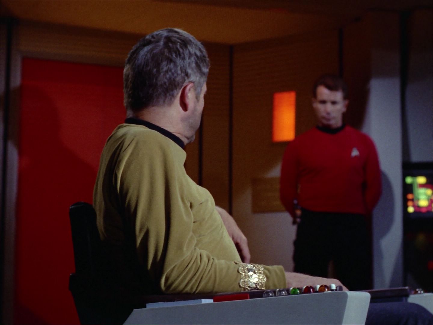 ariane179254_StarTrek_2x06_TheDoomsdayMachine_1526.jpg